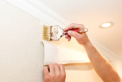 Pose de papier peint à Bessey — revêtements muraux et toiles de verre